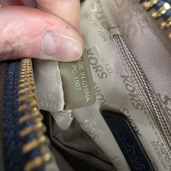 Michael Kors Navy Saffiano Leather Small Convertible Handbag and Wallet - Picture 11 of 12